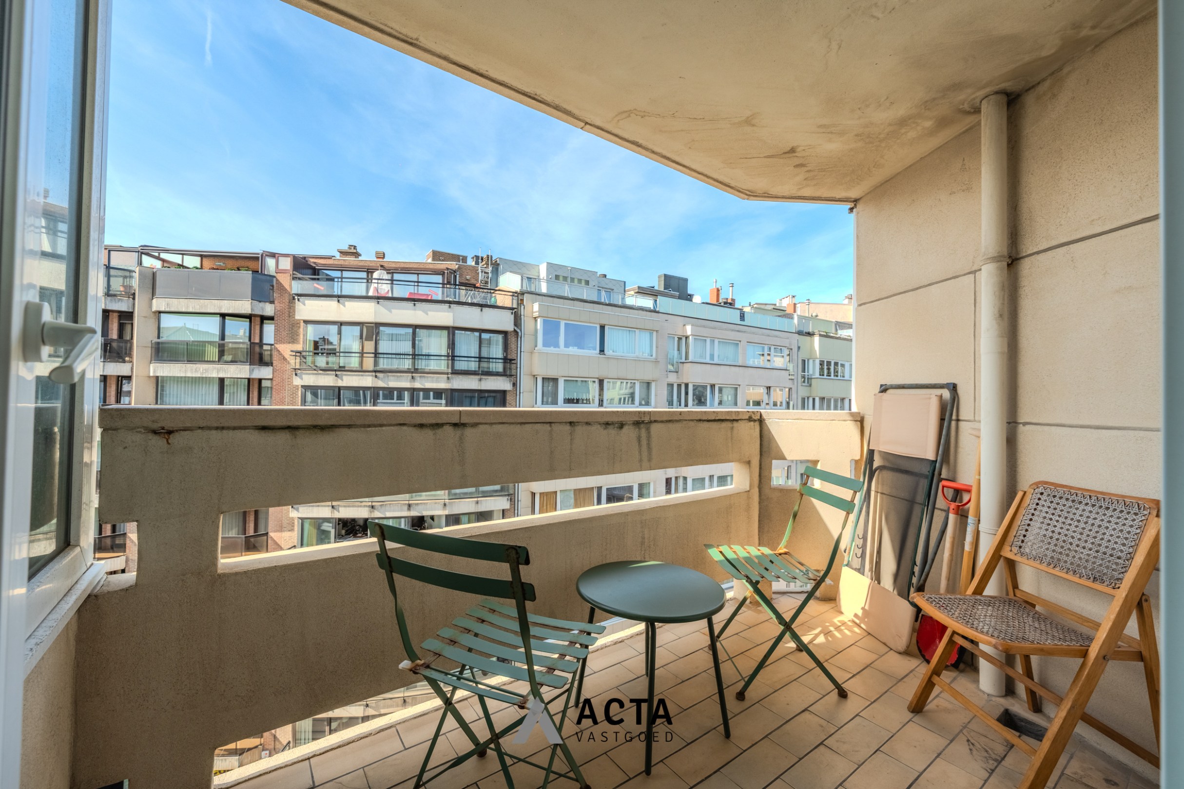 Instapklaar appartement met 2 terrassen in het centrum 
