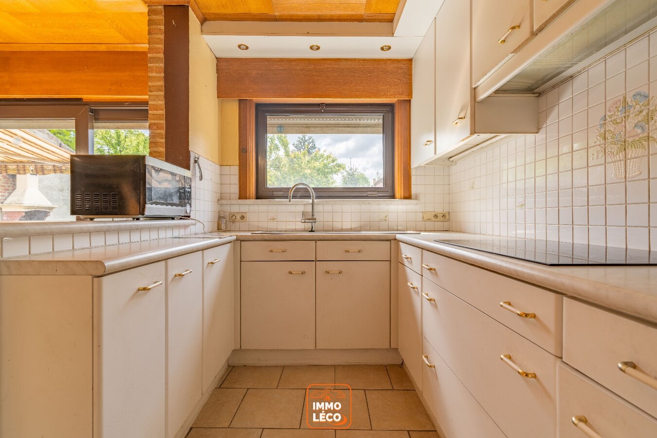 Double maison sur 949m² avec garage ! 