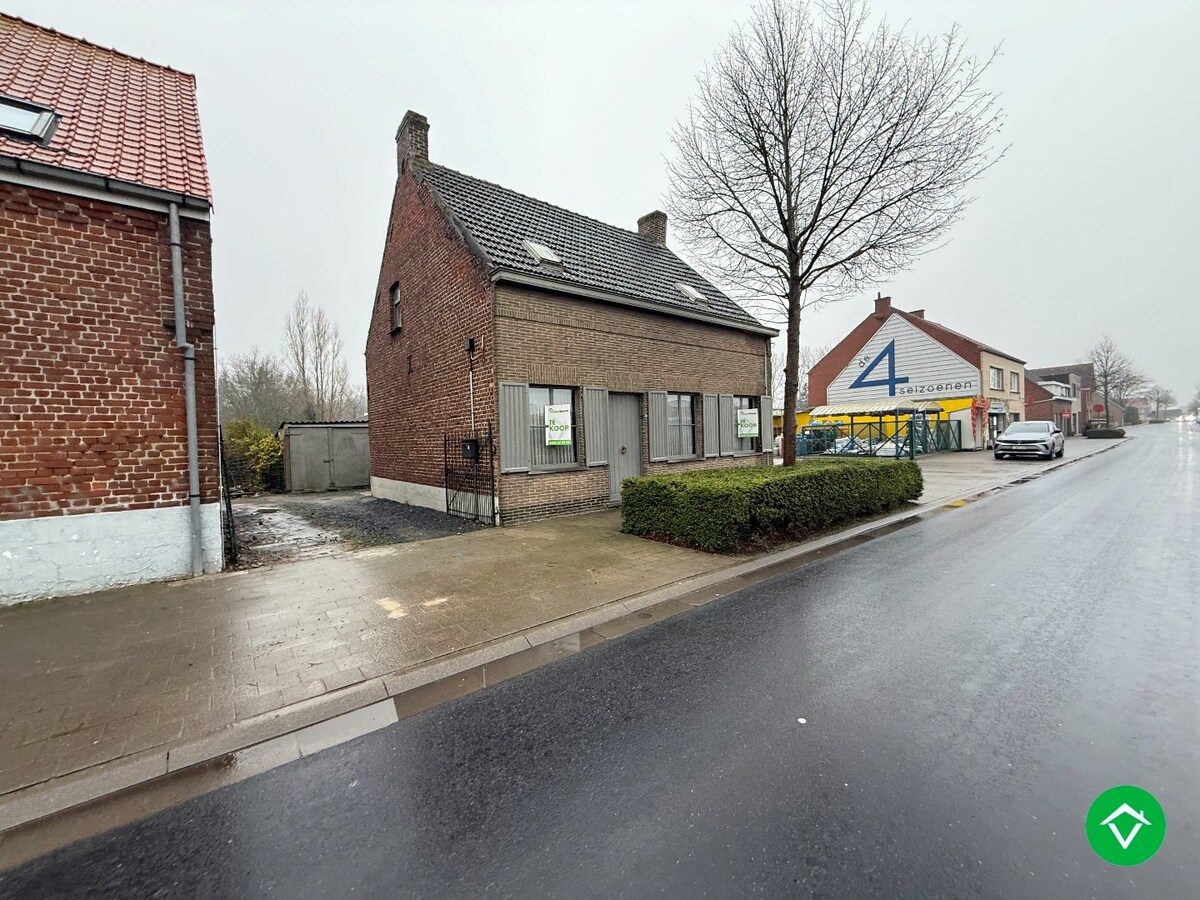 Ruime woning met 5 slaapkamers, garage en diepe tuin te Houthulst 