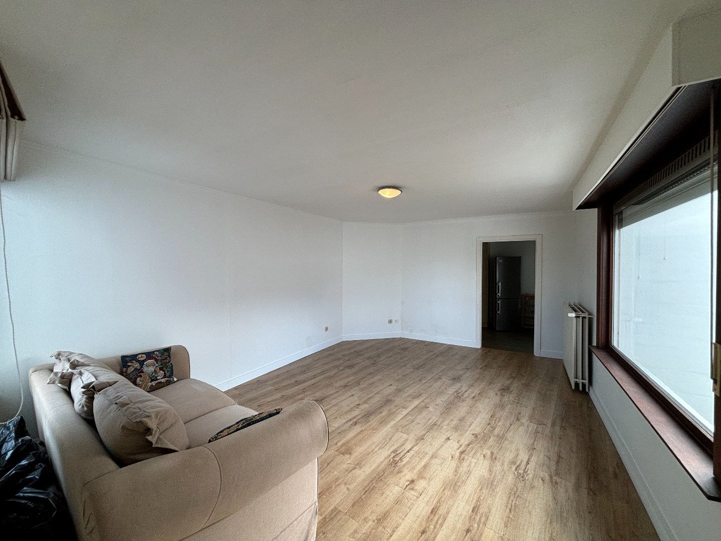 Goed onderhouden gezinswoning met 3 slpk. en ruimte voor bijberoep in Mol-Sluis 