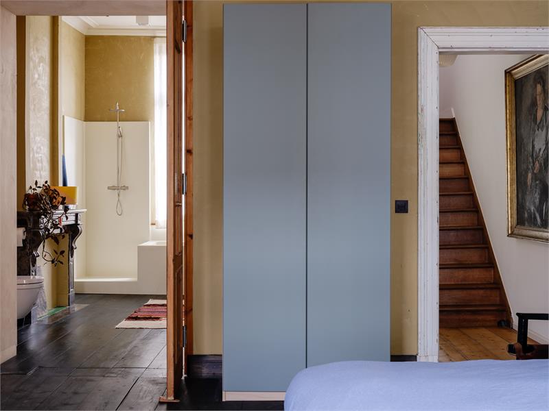 Uitzonderlijk klassevol herenhuis met handelspand in het hart van het historisch centrum 