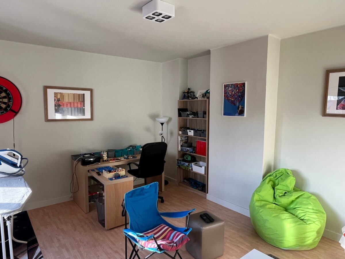 Praktische, ruime rijwoning te centrum Gavere 