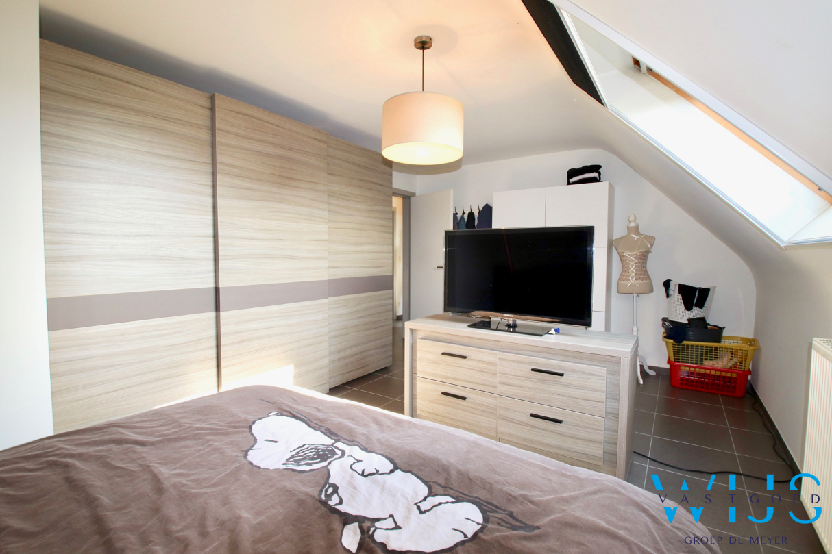 Ruim appartement met 4/5 slp, terras &amp; 2 parkeerplaatsen te ERTVELDE! 