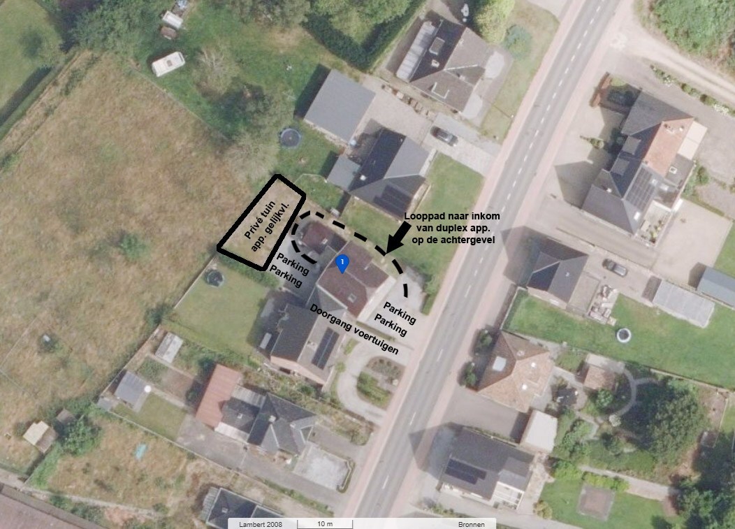 Vernieuwd duplex app. met 3 slaapkamers, terras, parking 