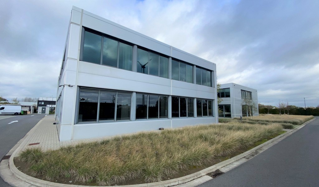 Instapklare kantoren vlakbij N16 te huur in Bornem