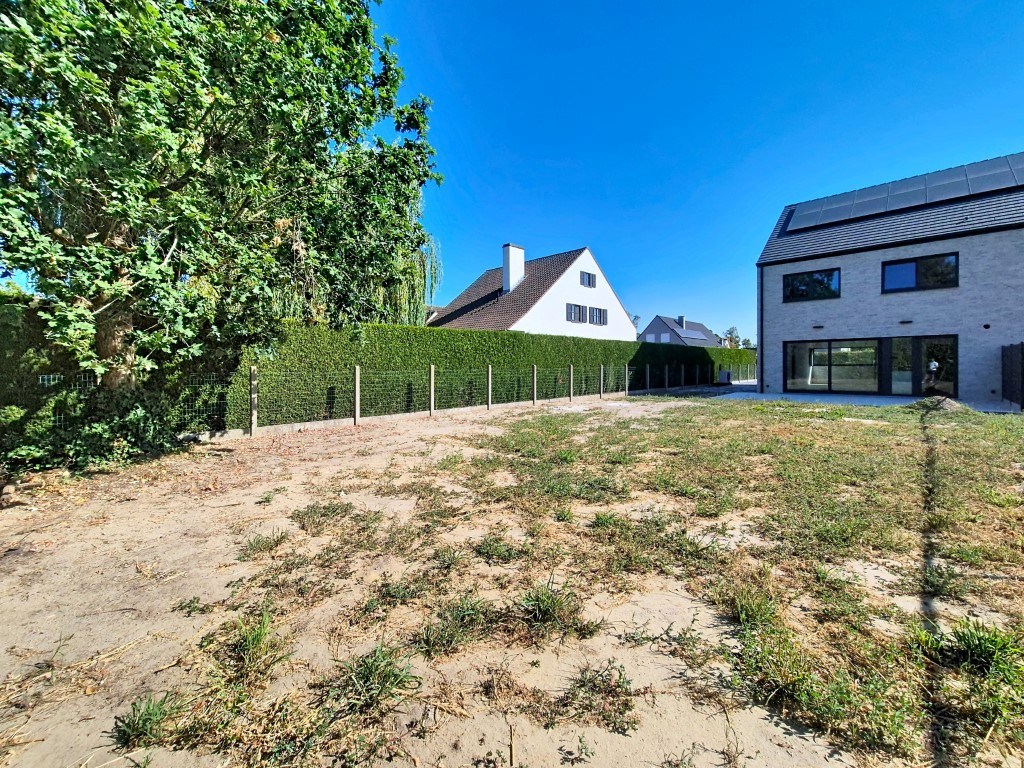 Nieuwbouwwoning met 3 slpk en polyvalente ruimte 