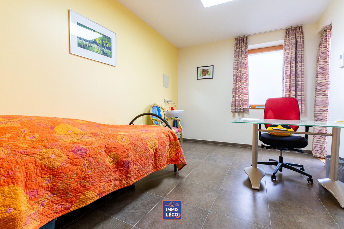 Villa "Semi Plain-Pied" érigée sur 1251m², double garage, parking 7 voitures, COUP DE COEUR ABSOLU ! 