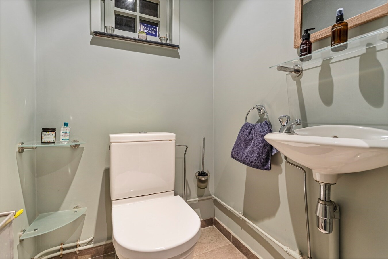 Instapklare burgerwoning met prachtige tuin - 4 slpks 