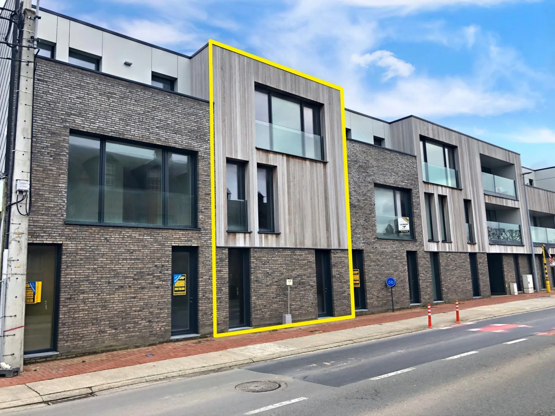 Prachtige nieuwbouwwoning (momenteel casco) nabij het centrum van Kortemark. 