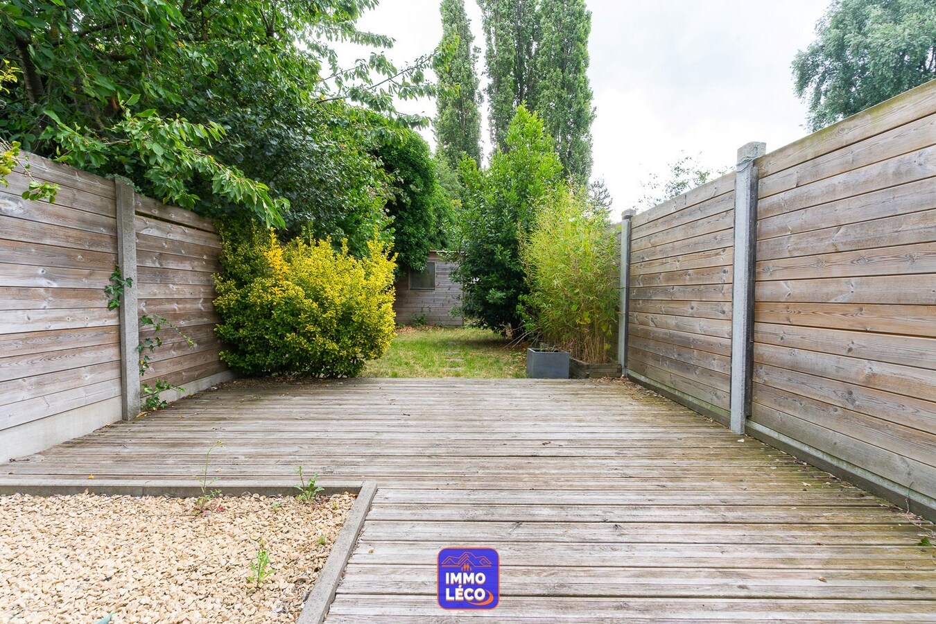 Parts de société avec immeuble commercial (terrasse et jardin),  "Food &amp; Co" en plein centre-ville ! 