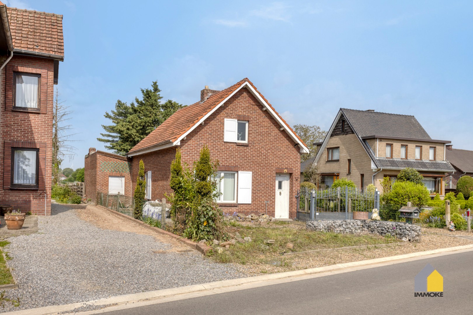 Volledig te renoveren woning op een perceel van 11 a 74 ca. 