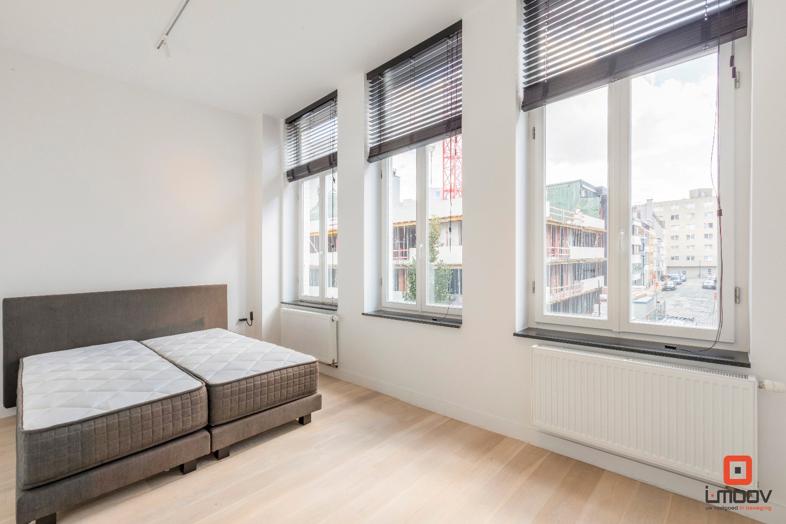 Instapklare tweeslaapkamer duplex met groot terras in de Nieuwpoortsesteenweg, Oostende 