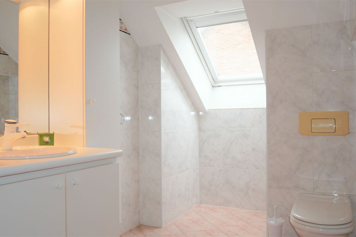 Tijdloze woning op 1254 m² in residentiële wijk 