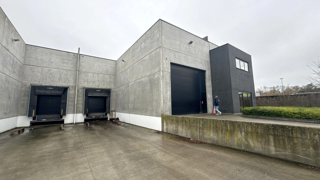 Bedrijfsunits met magazijn en kantoor te huur in Mechelen-Noord