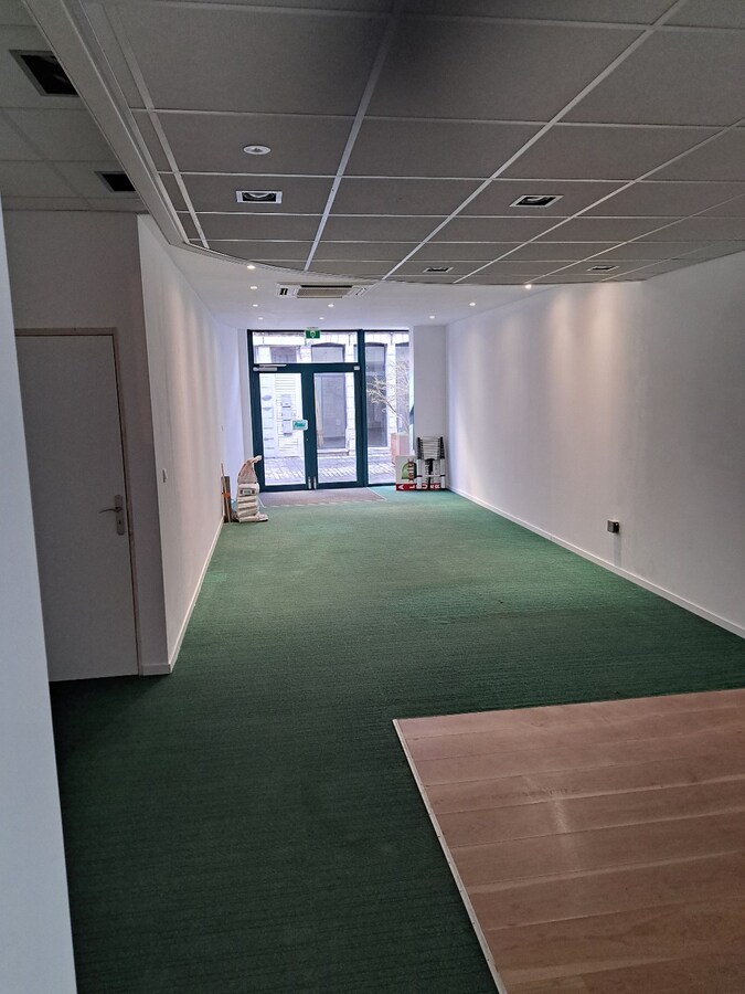 Surface commerciale état neuf 