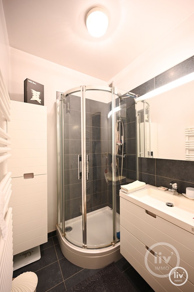 Bel appartement de 2 chambres avec VUE DÉGAGÉE situé sur l'avenue Piers de Raveschoot à Knokke. 