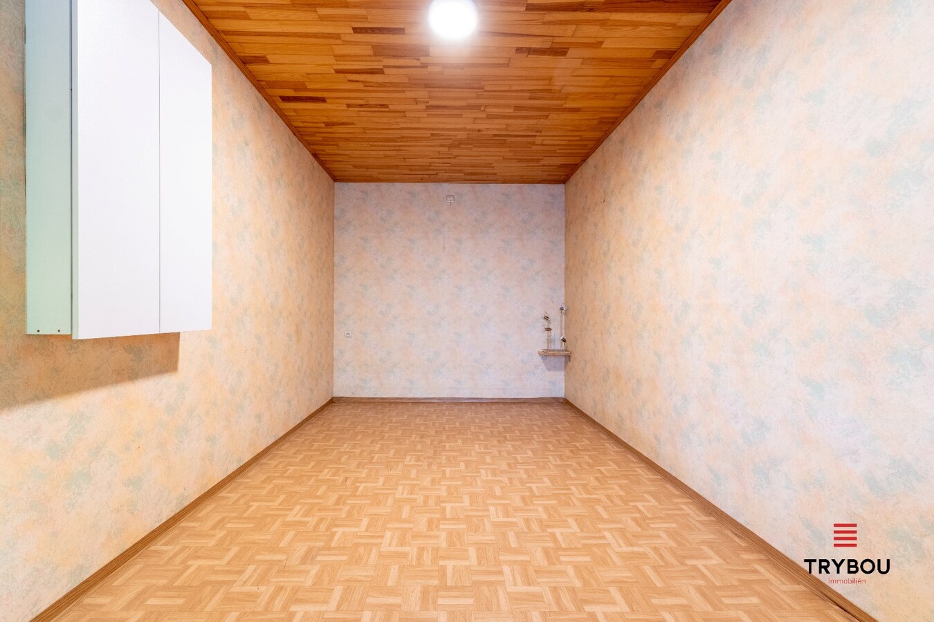 Te koop ; groot perceel, 1126 vierkante meter, met woning te Houthulst 