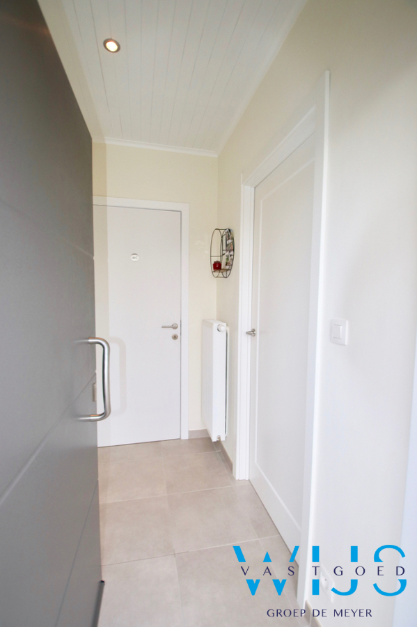 TOTAAL Gerenoveerde bungalow op een TOPlocatie in ERTVELDE ! 