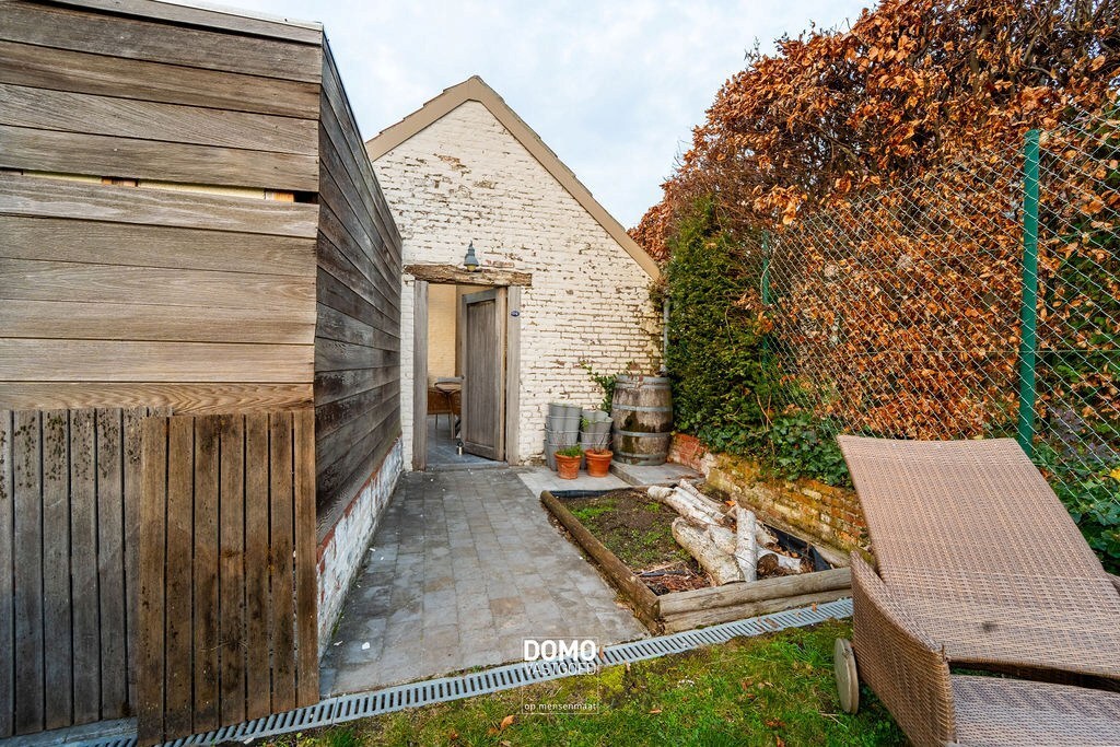 Verrassend ruime woning met karakter te Kuringen. 