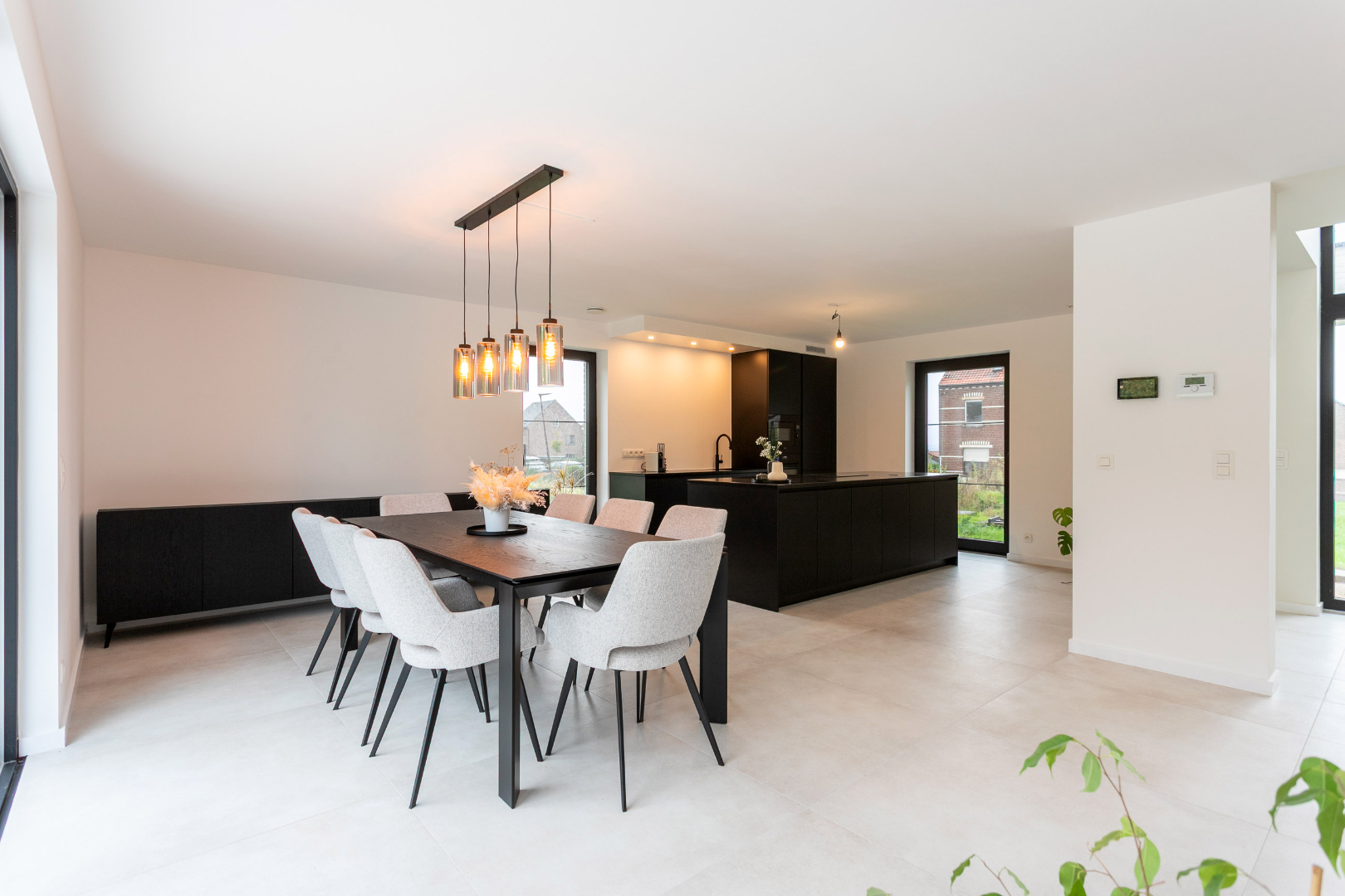 Recente stijlvolle gezinswoning met 3 slpk te Beersel 