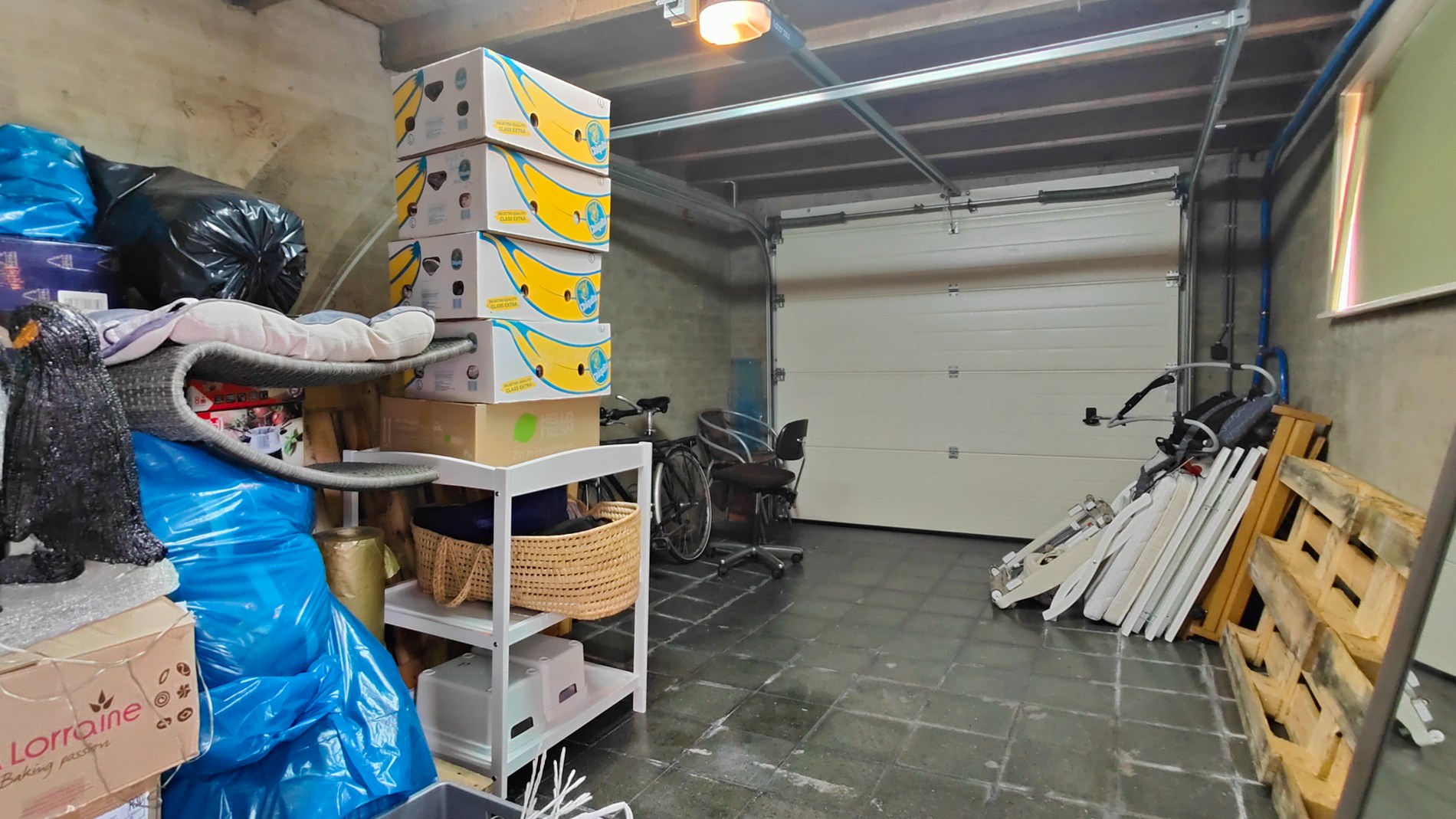 Charmante woning te huur op toplocatie vlakbij het centrum van Ardooie. 