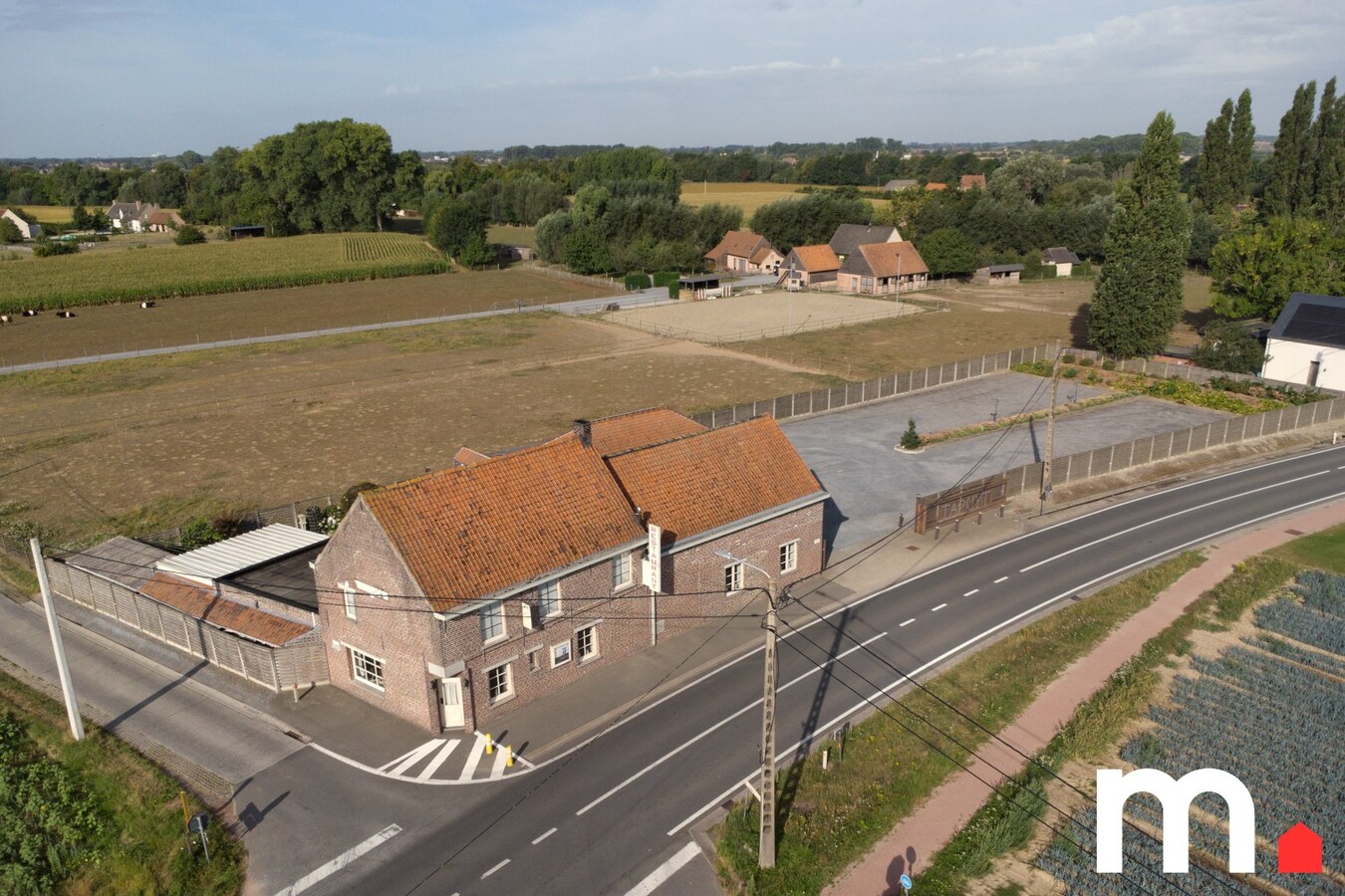 Authentiek commercieel pand met woonst in Gottem te koop ! 