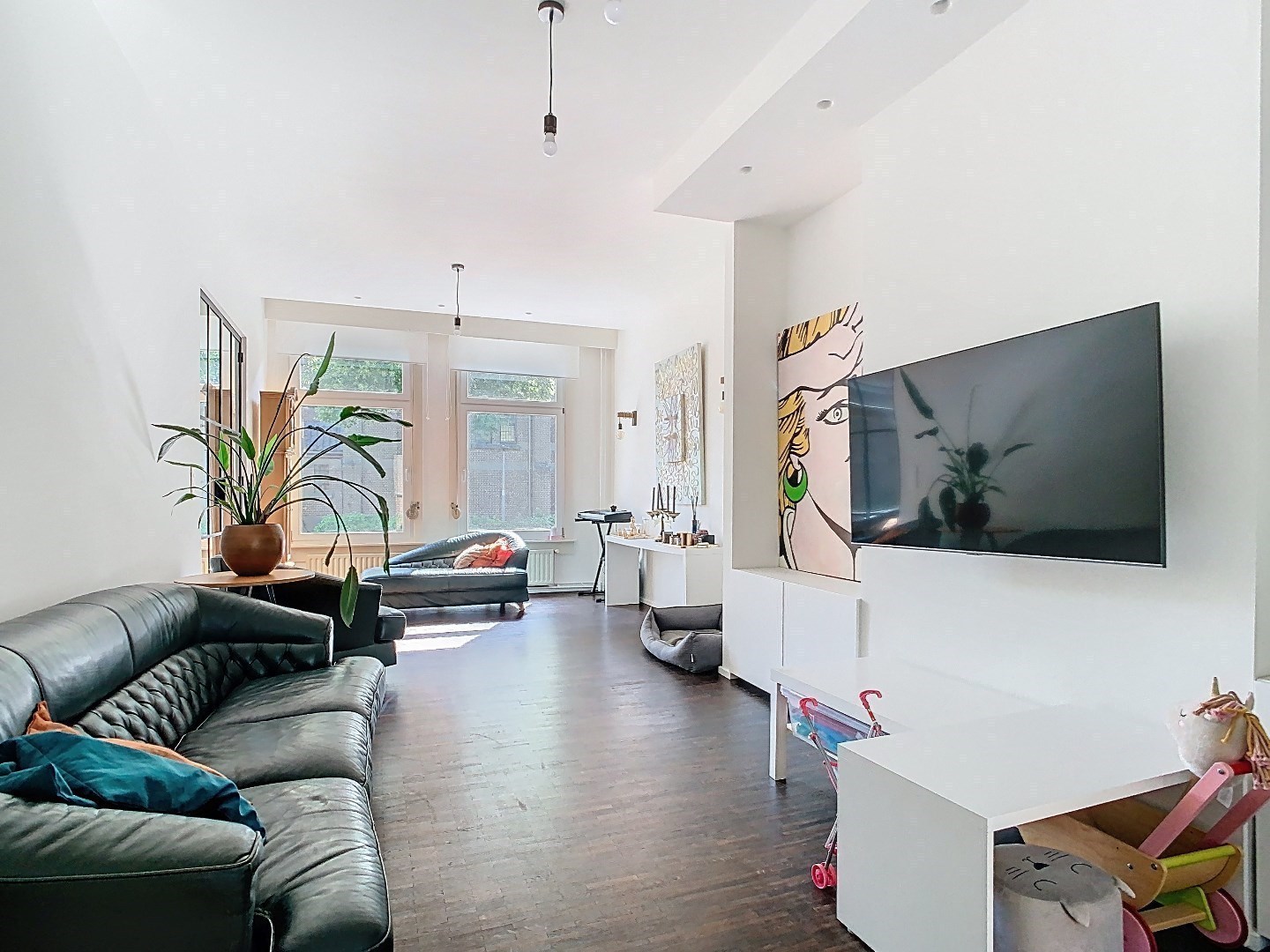 Mooie instapklare herenwoning nabij centrum Brasschaat met 4 slaapkamers 