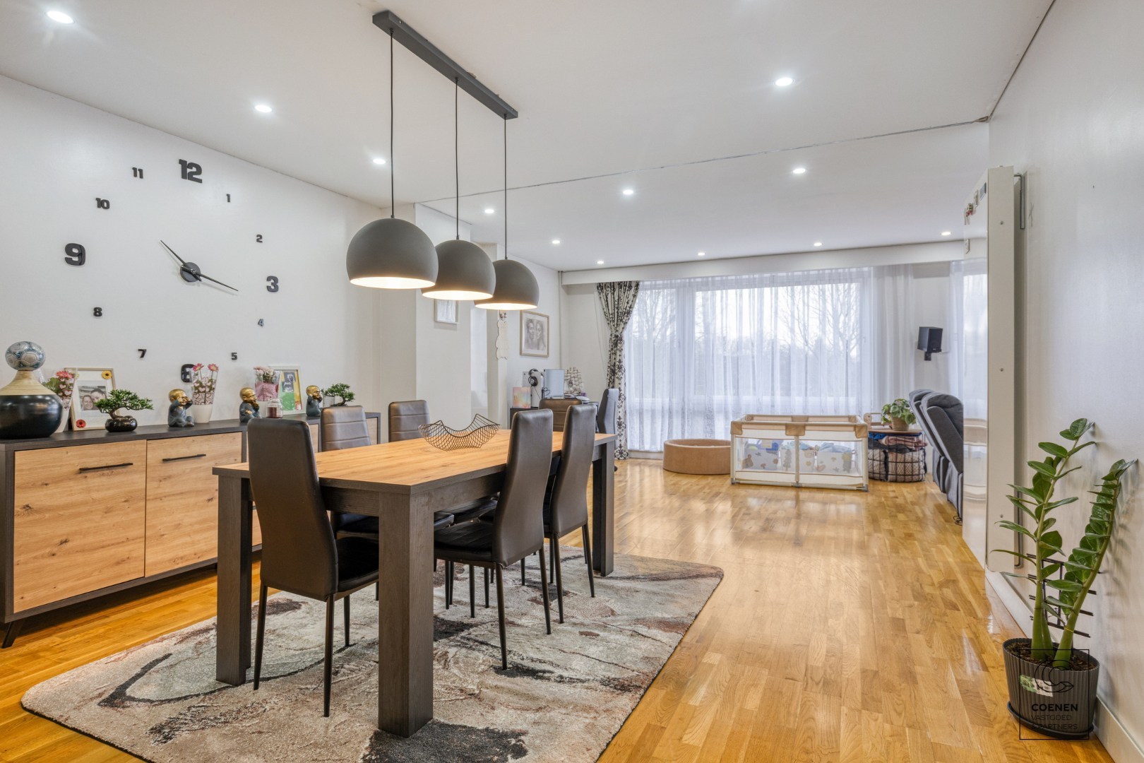 Ruim, lichtrijk appartement van 124 m² en twee slaapkamers te Antwerpen! 