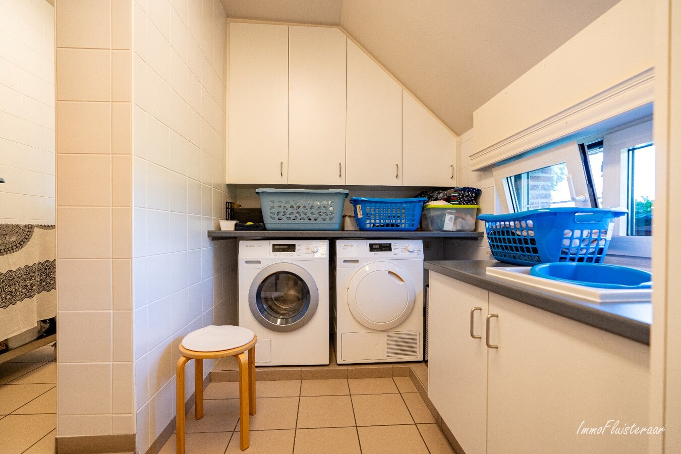 Hoogwaardig afgewerkte villa met stalgebouw en aanpalende weides op ca. 1,7 ha  te Herenthout 