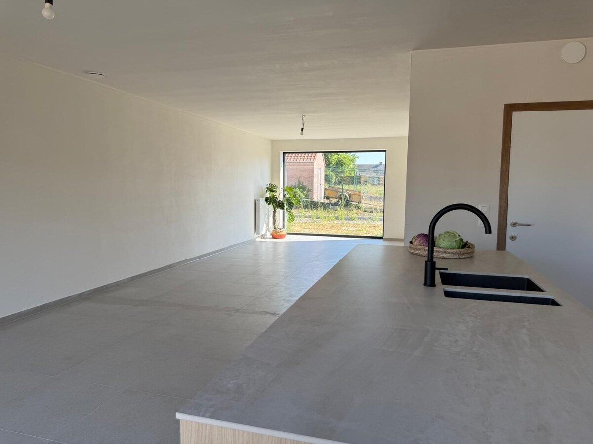 Instapklare nieuwe woning in een rustige woonwijk 