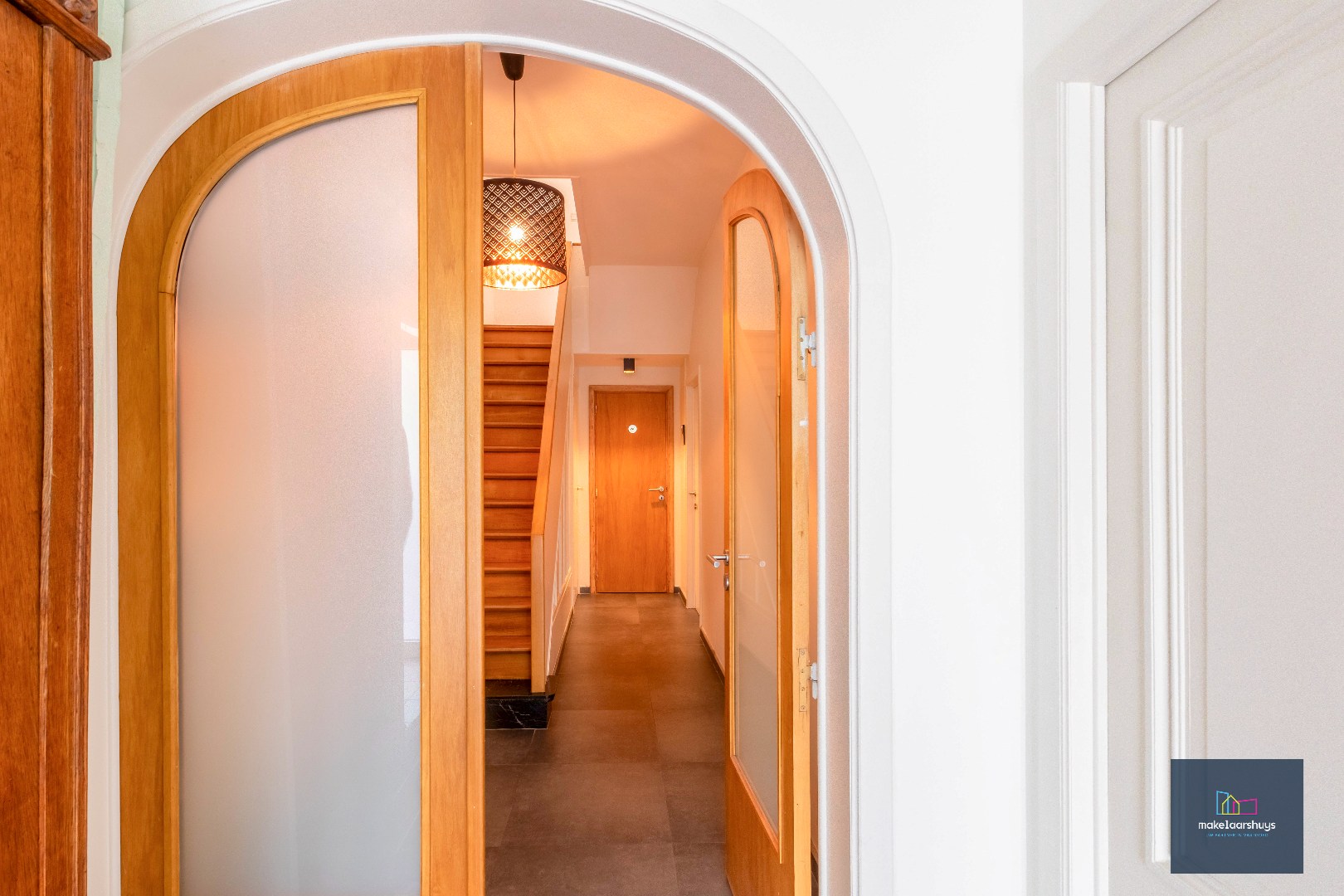 VERKOCHT ! Instapklare energiezuinige handelswoning met tuin en garage 