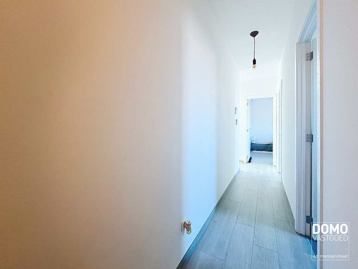 INSTAPKLAAR TWEE SLAAPKAMER APPARTEMENT MET TERRAS RUSTIG GELEGEN TE BOEKT (HEUSDEN-ZOLDER) 