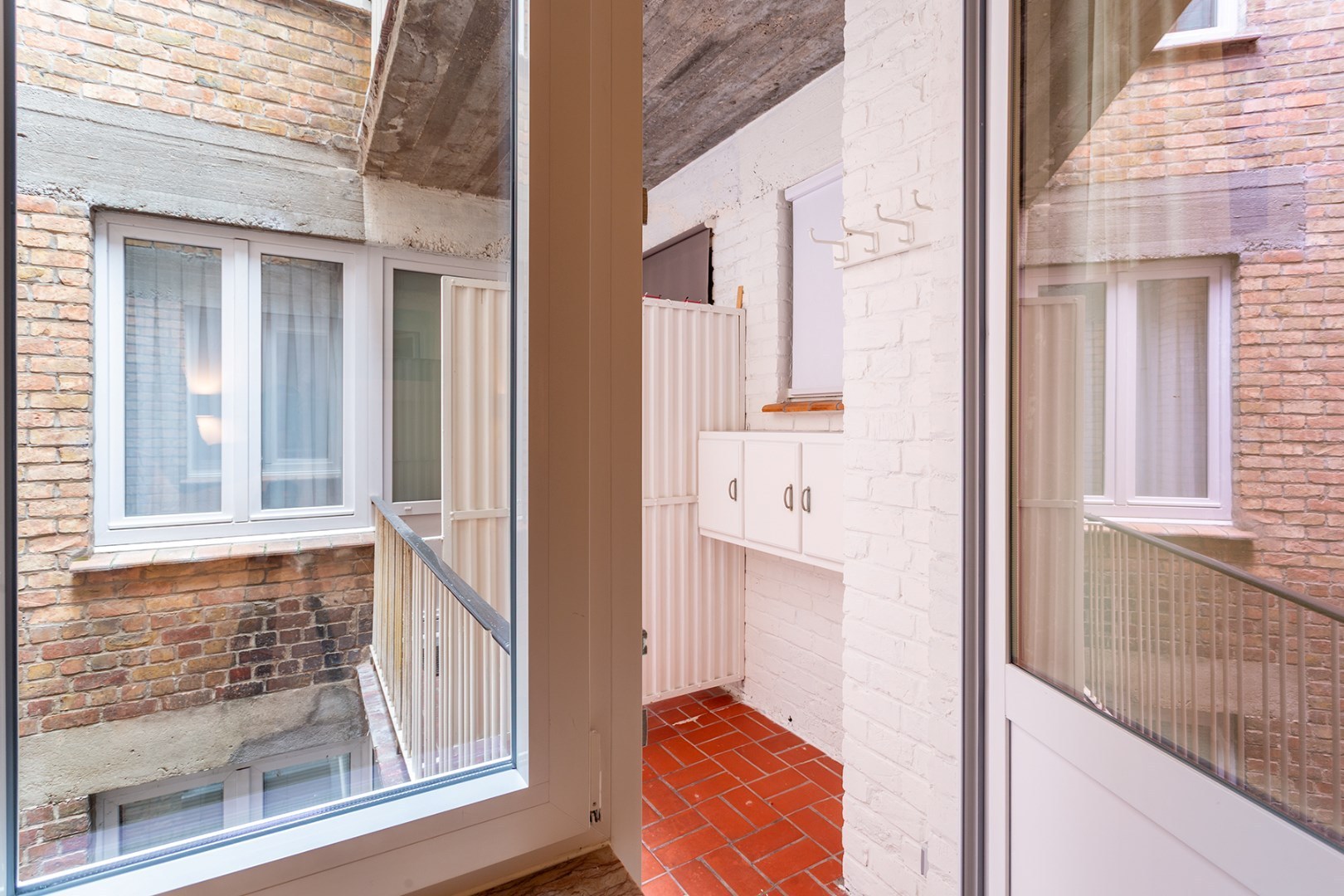 Volledig gerenoveerd appartement op de Zeedijk 