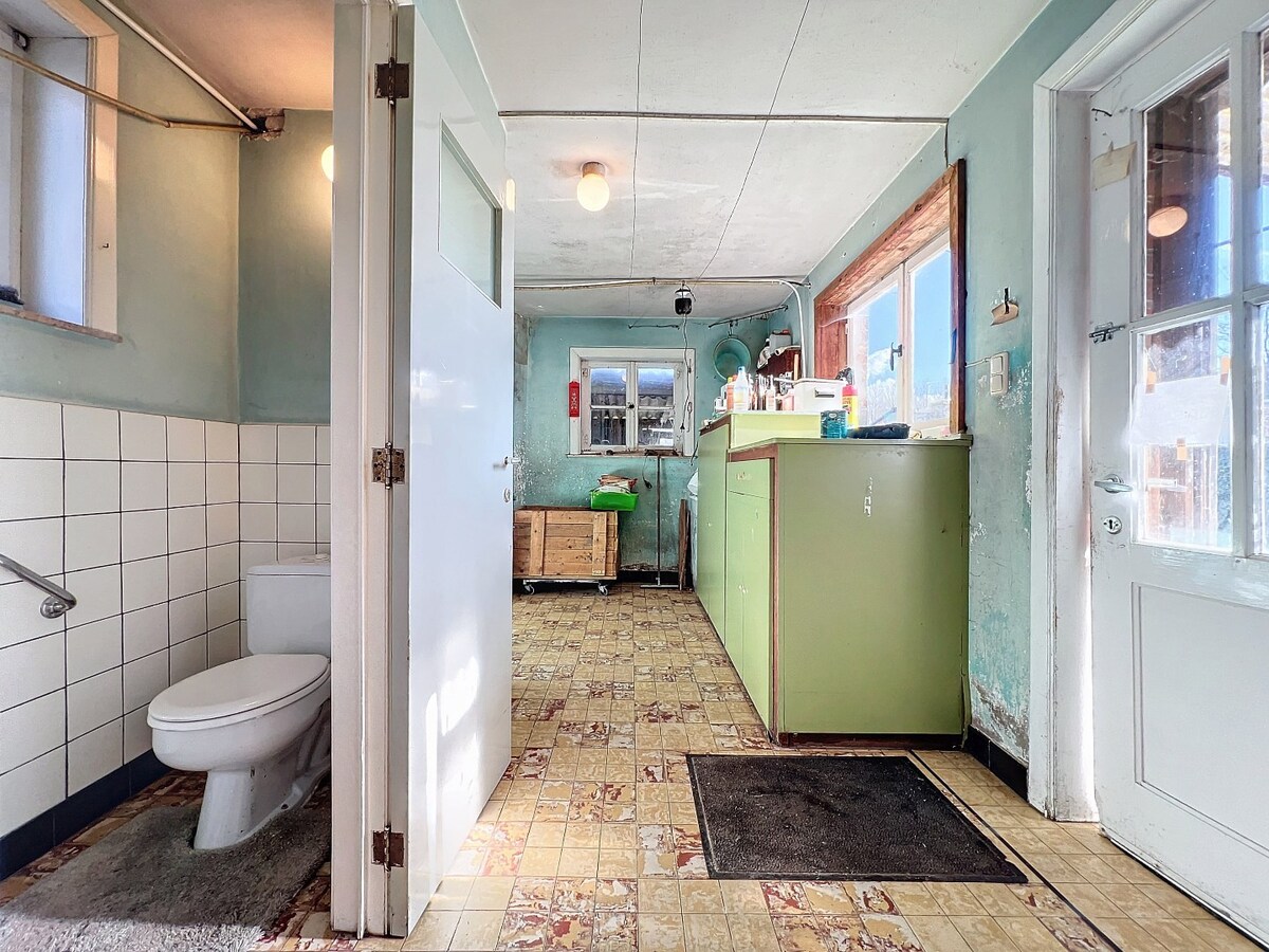 Te renoveren/slopen woning op perceel van 1.334m² op topligging 