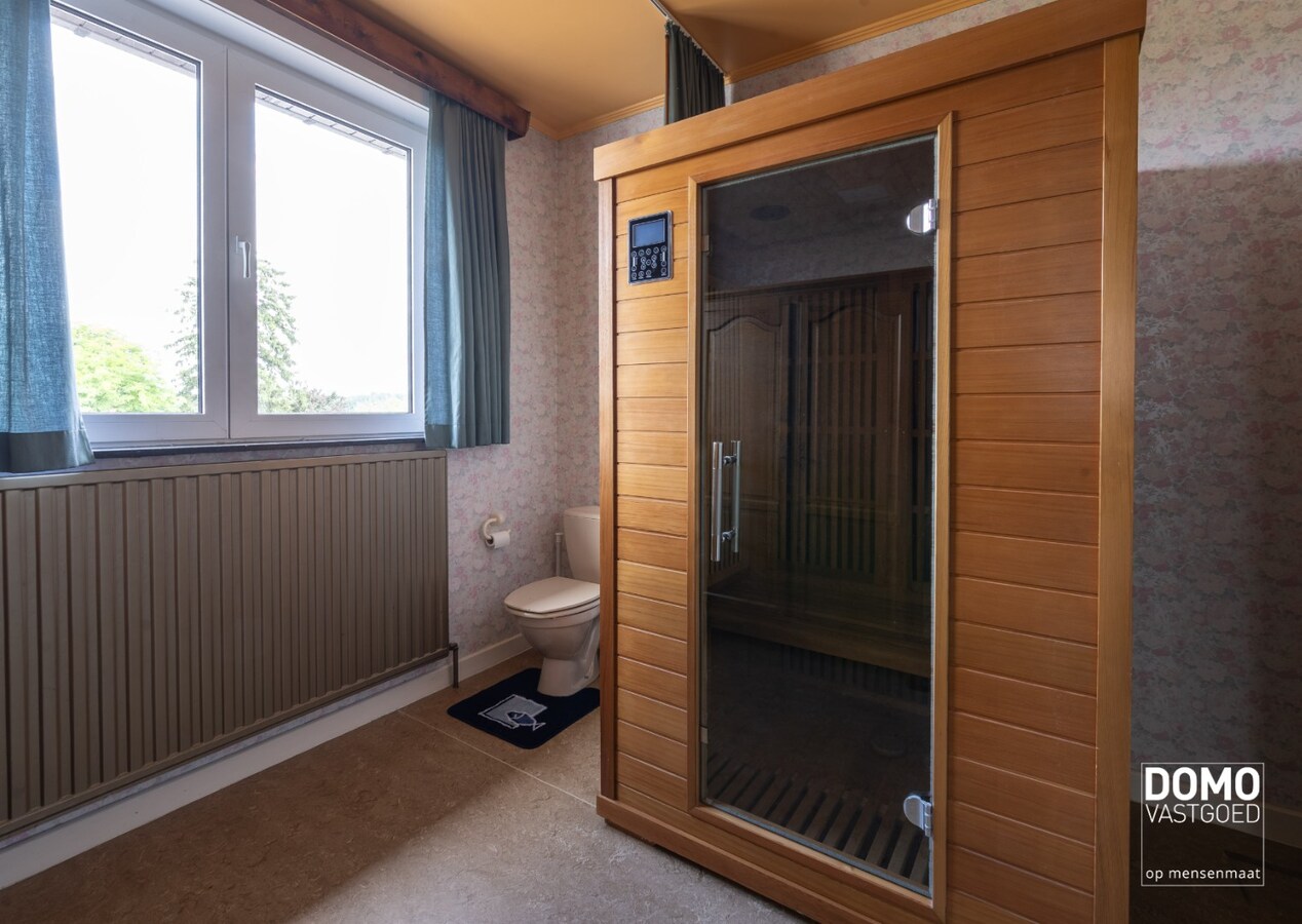 RUSTIG GELEGEN, RUIME WONING MET 4 SLAAPKAMERS, TUIN &amp; AANGRENZENDE STUDIO MET ENERGIELABEL D GELEGEN IN ALKEN 