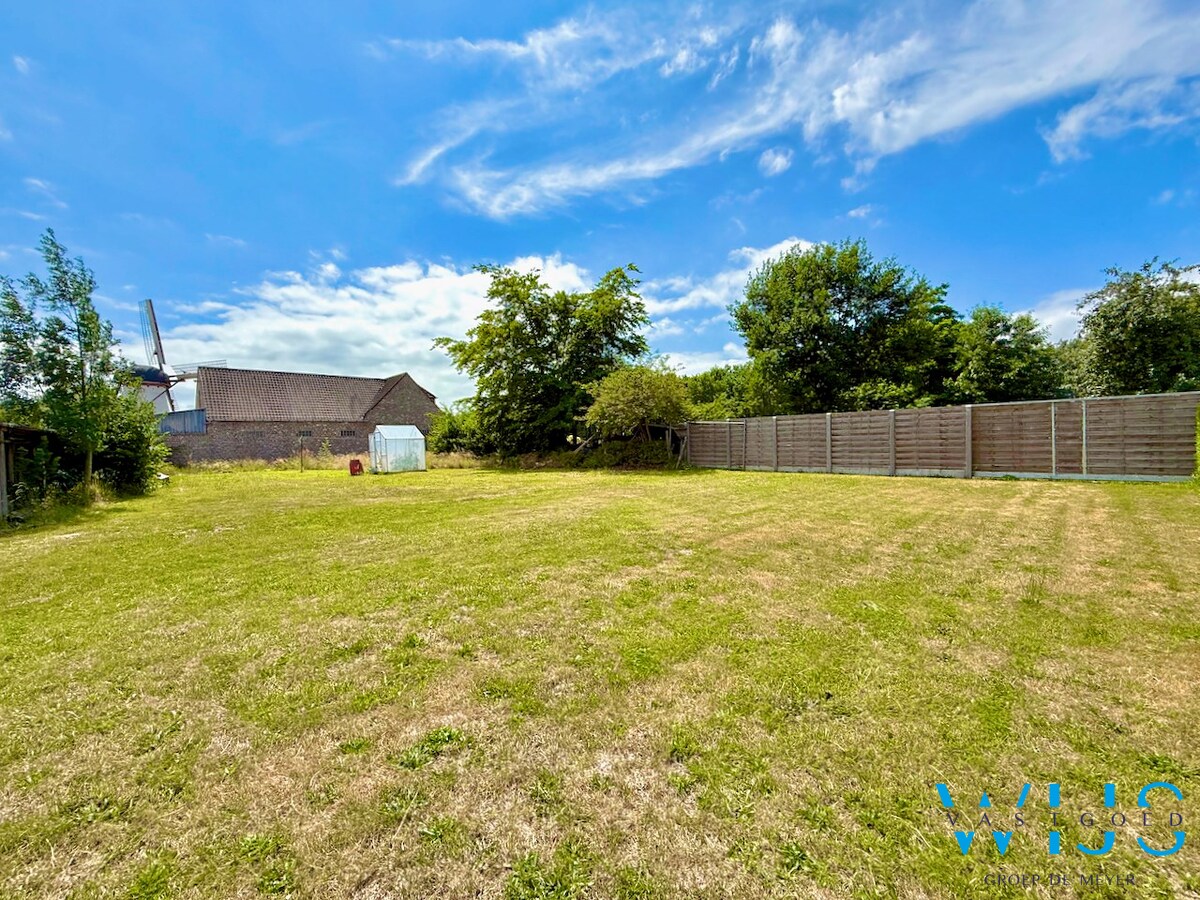 Bouwgrond van 1030m² op TOPLOCATIE ! 