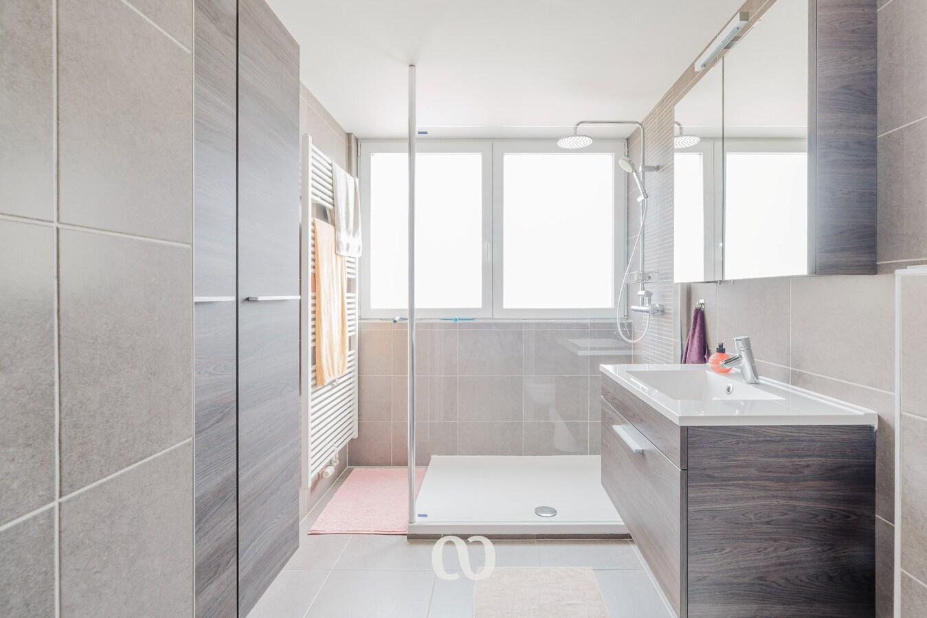 Instapklaar duplex-appartement met terras, zolder en prachtig uitzicht 