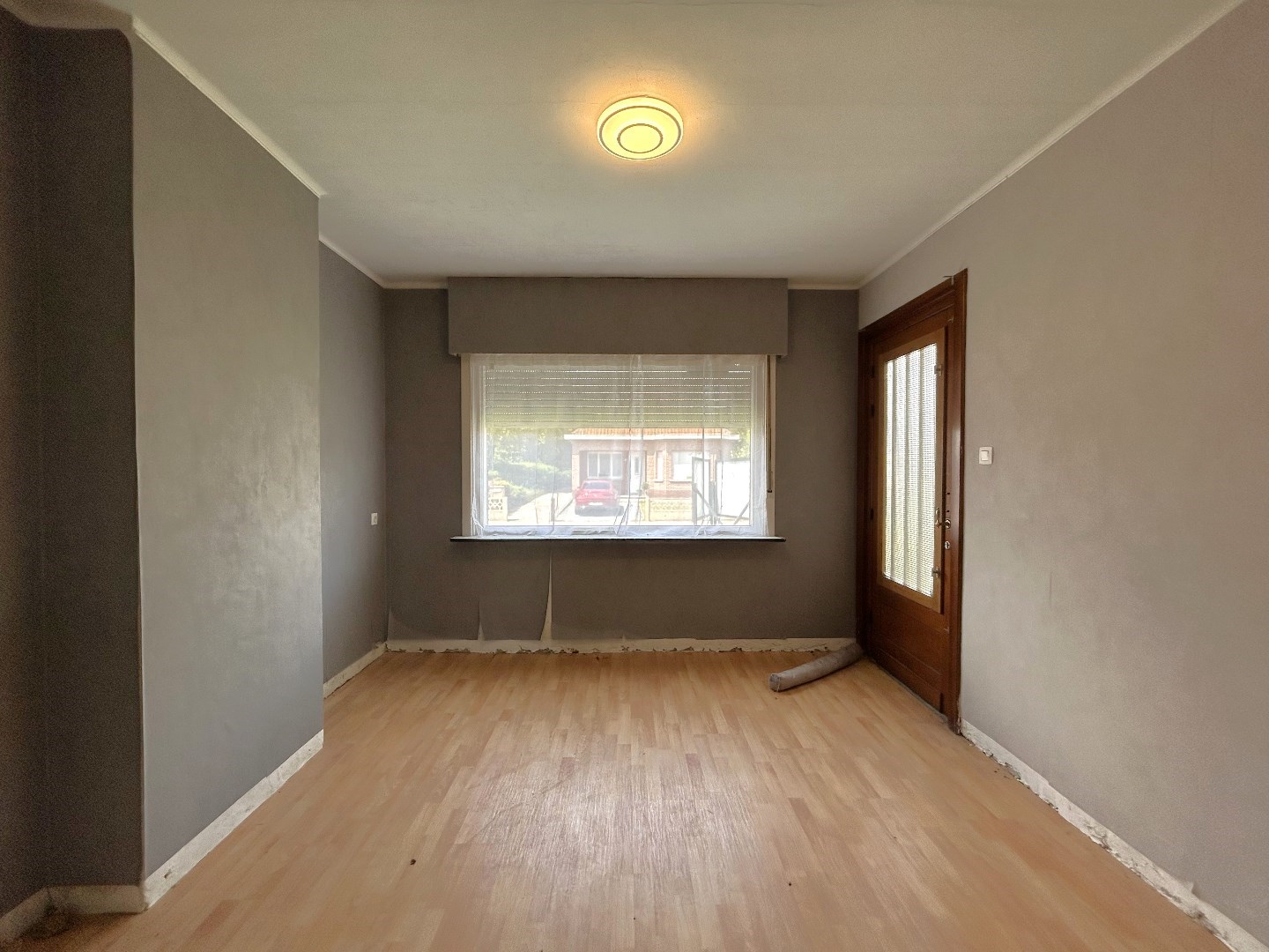 Te renoveren woning met loods/werkplaats in Geel 