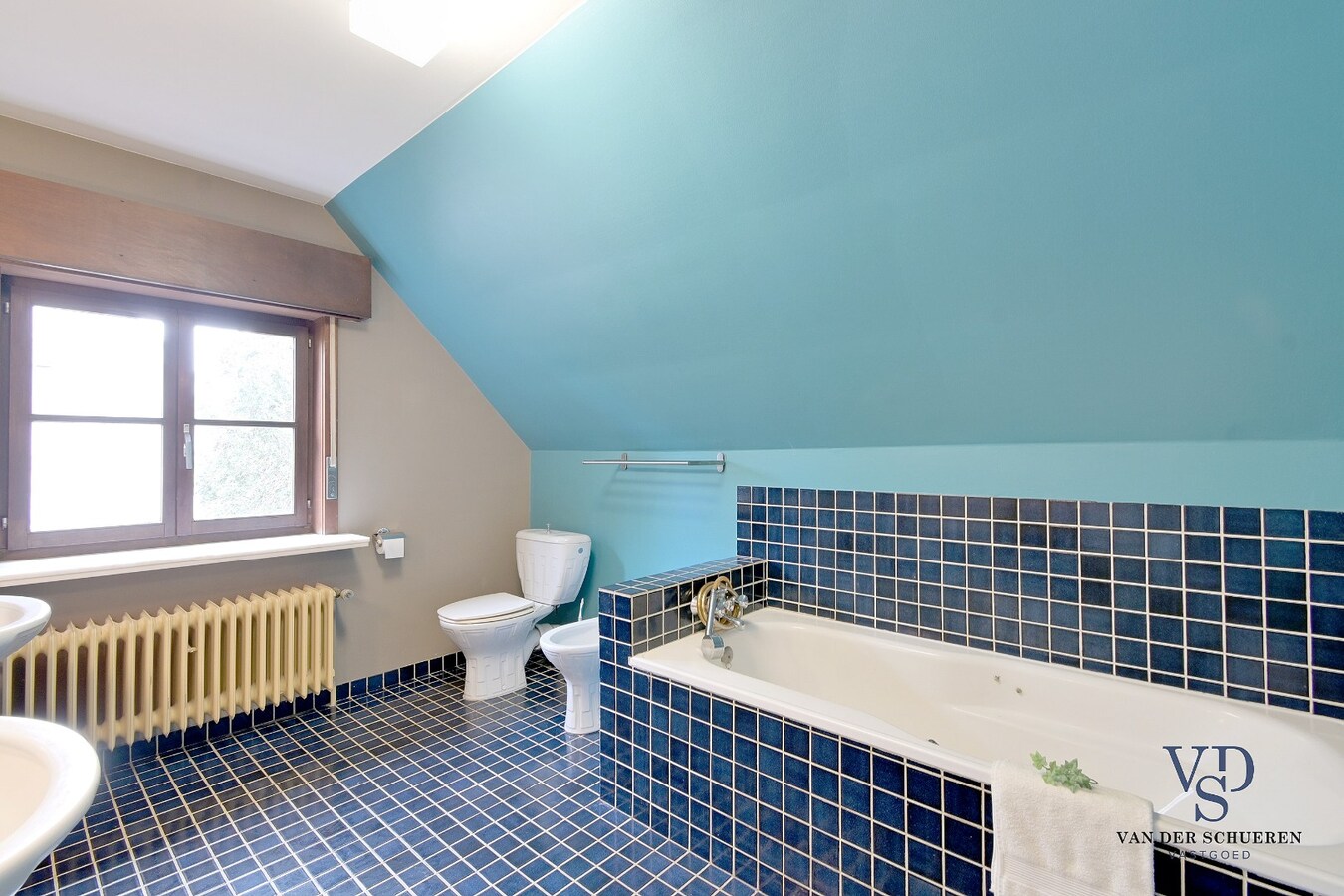 Degelijk, ruime villa. 