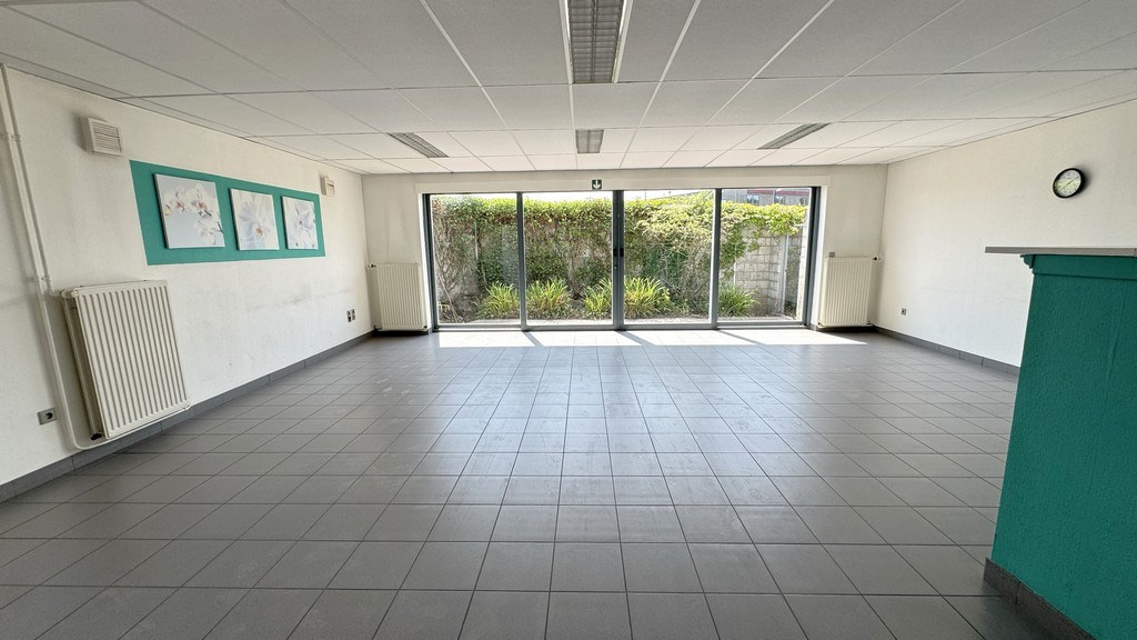 Logistiek bedrijfspand te huur in industriezone te Malle