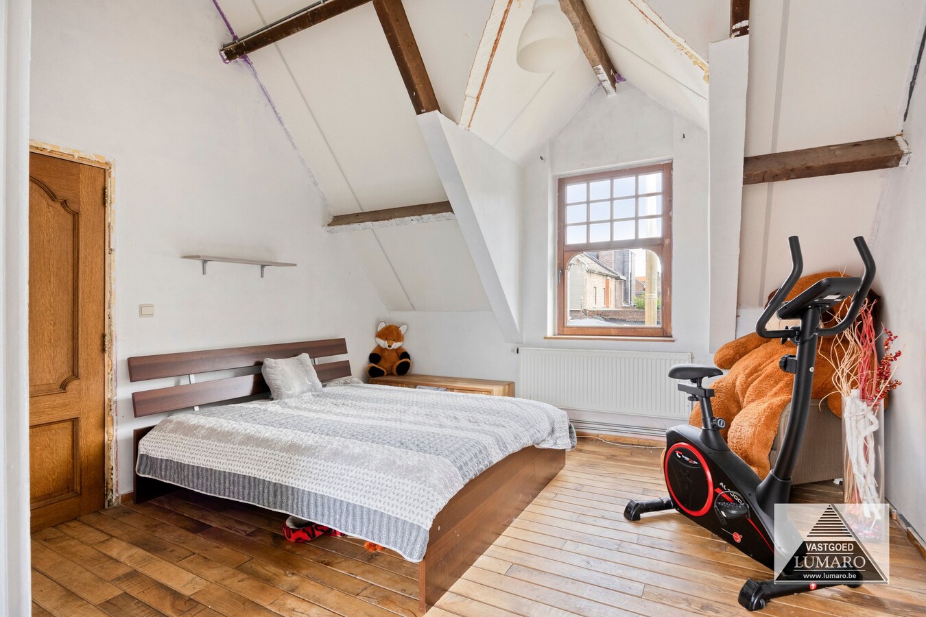 As-centrum: 2 op te knappen woningen met royale tuin 