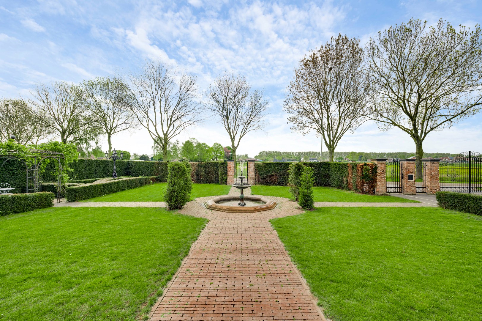 Kasteel te koop in Nederweert