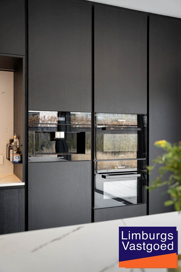 Hoogwaardig afgewerkte gezinswoning, 4 slpk, op 48a23ca, nabij centrum 