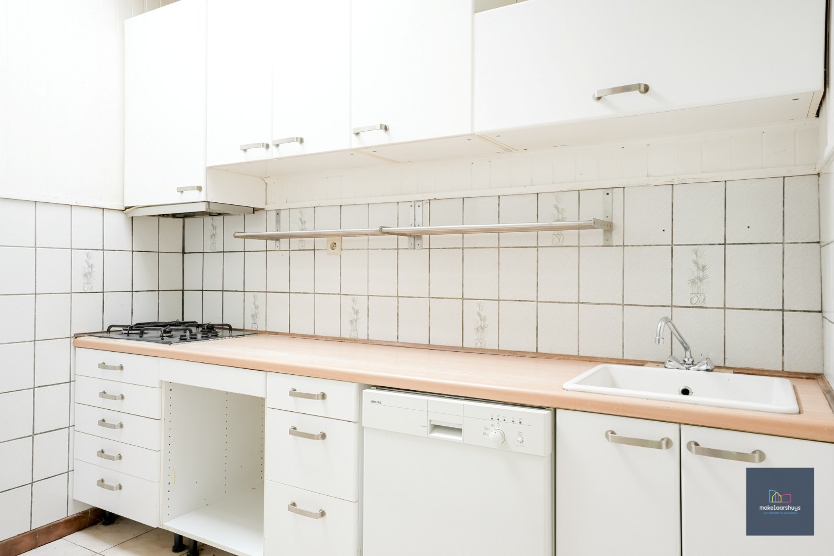 Te renoveren eigendom met zicht op De Leie 