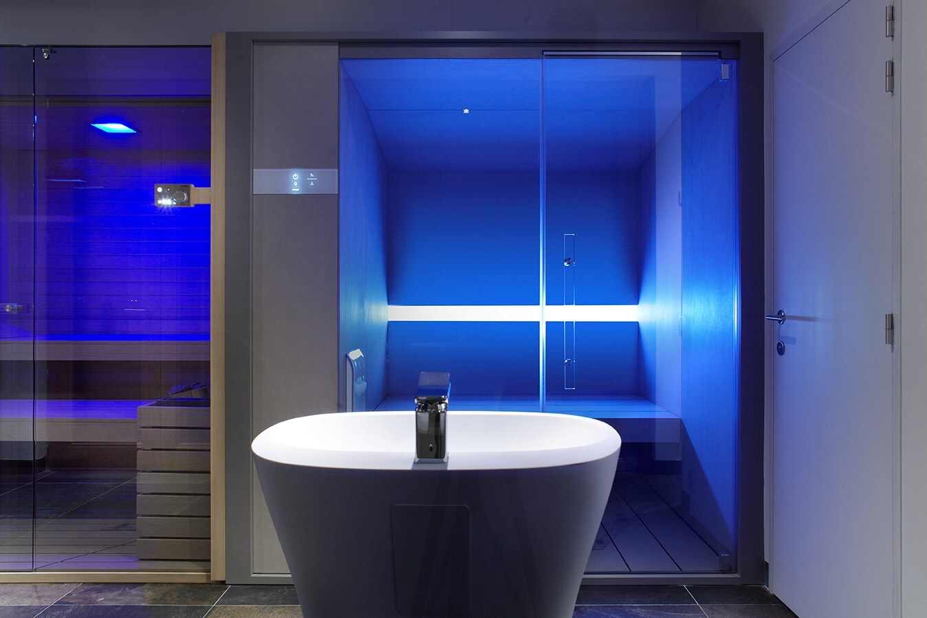 Charmante instapklare woning met zwembad te koop in Moorslede. UNIEKE KANS ! 