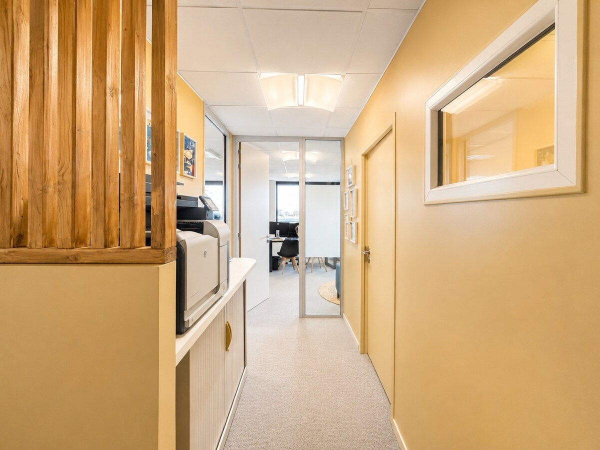 Superbe bureau de ±123 m² dans le zoning OUEST de Tournai 
