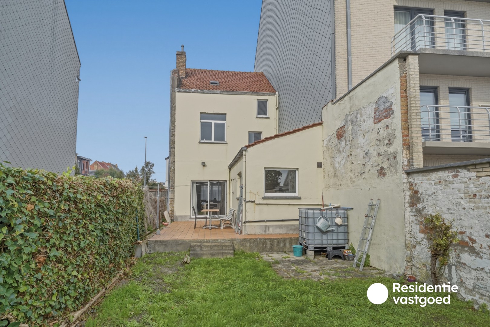 Ruime gezinswoning met 4 slaapkamers en tuin in Oostende 