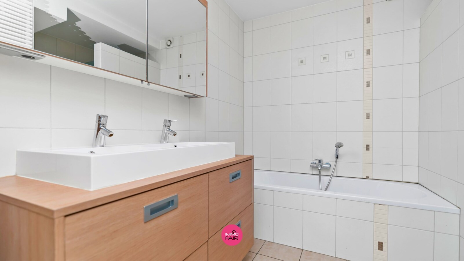 Instapklaar, gelijkvloers appartement in Wiemesmeer 