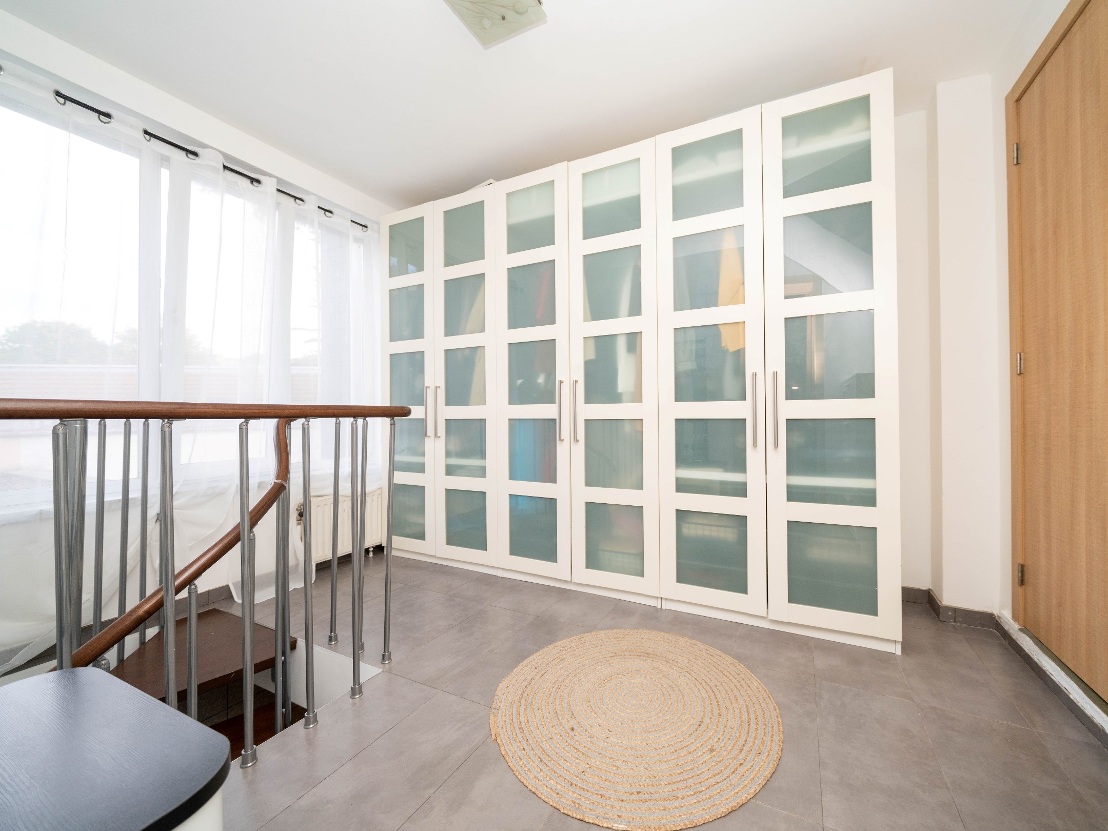 Ruime woning met 5 kamers, 4 badkamers en tuin 