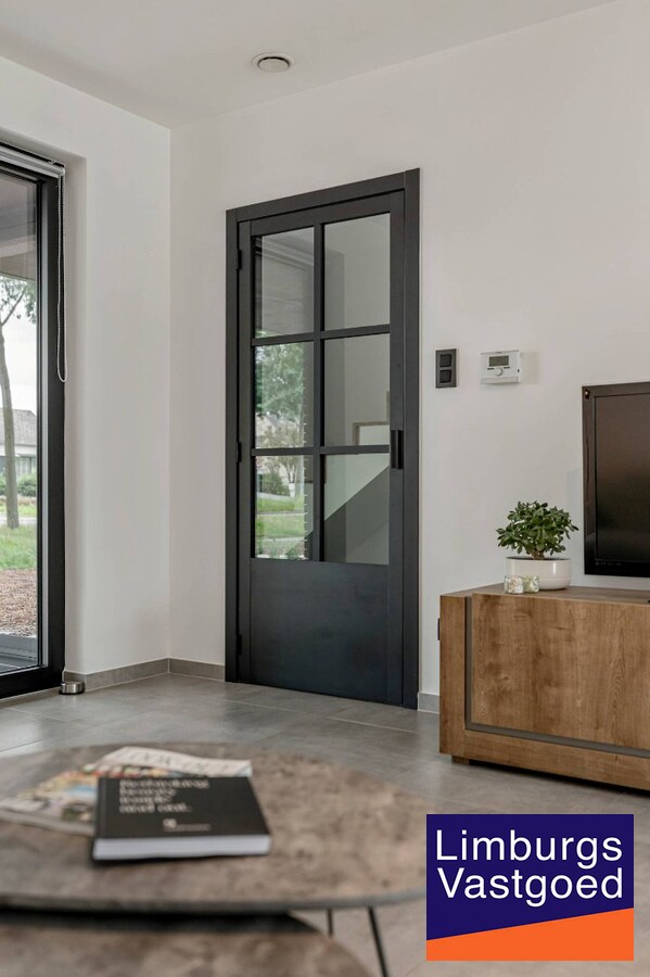 Nieuwbouwwoning, halfopen bebouwing, 3 slpk, 3a 4ca, te Beringen 
